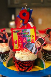 These 1D cupcakes I made for Mini Maven's birthday this year are about as creative as I have tried to get. So, you can see the level of skill I am starting out with. May the force be with me (and our fire extinguisher)... 